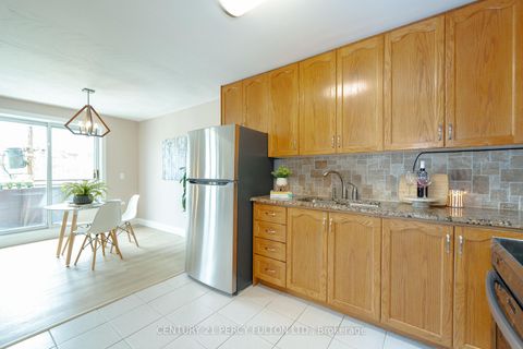 Photo 15 at 212 - 800 Kennedy Road, Ionview, Toronto