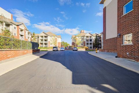 Photo 2 at 332 - 5225 Finch Avenue E, Agincourt North, Toronto