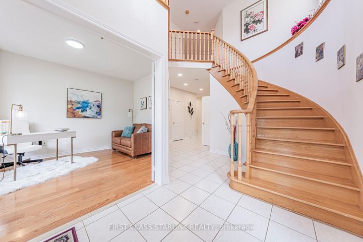 Photo 4 at 3152 Morning Glory Mews, Churchill Meadows, Mississauga