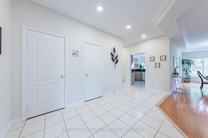 Photo 8 at 3152 Morning Glory Mews, Churchill Meadows, Mississauga
