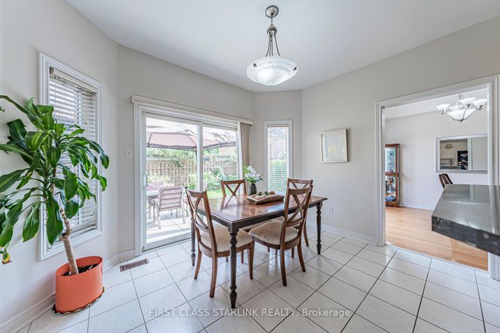 Photo 13 at 3152 Morning Glory Mews, Churchill Meadows, Mississauga