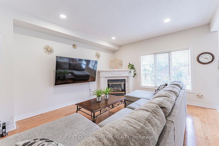 Photo 19 at 3152 Morning Glory Mews, Churchill Meadows, Mississauga