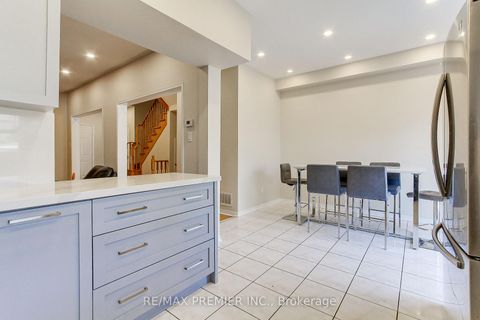 Photo 5 at 35 Craddock Street, Maple, Vaughan