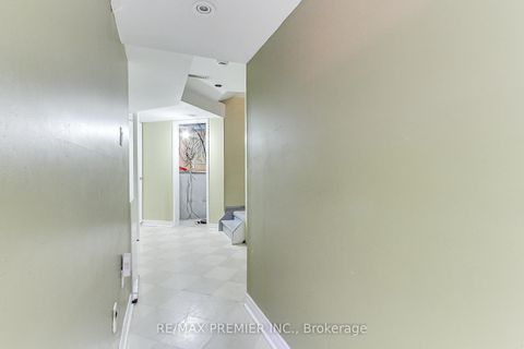 Photo 12 at 35 Craddock Street, Maple, Vaughan