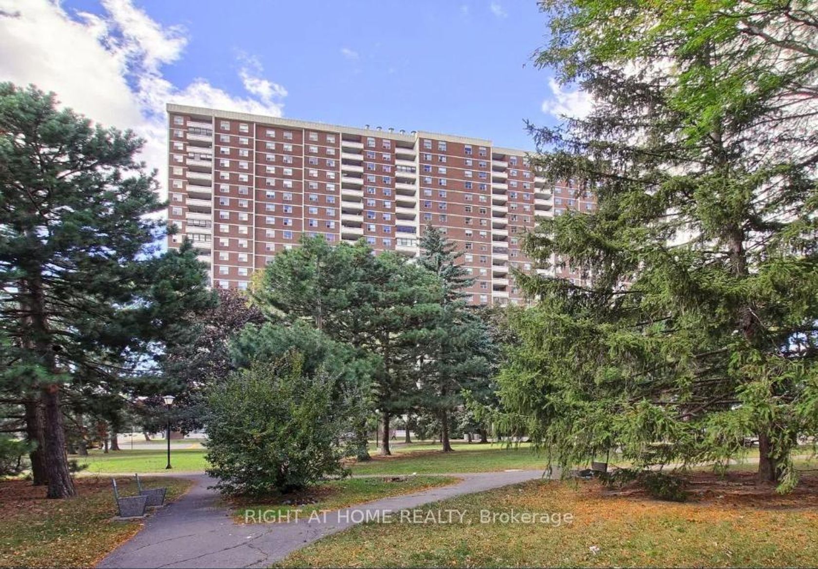 806 - 205 Hilda Avenue E, Newtonbrook West, Toronto 