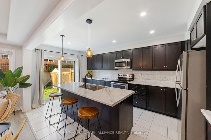 Photo 10 at #26 - 22 Spring Creek Drive, Waterdown, Hamilton