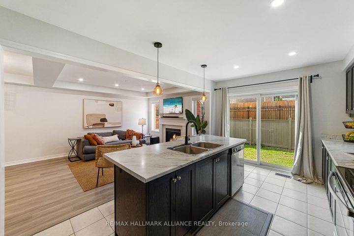 Photo 14 at #26 - 22 Spring Creek Drive, Waterdown, Hamilton