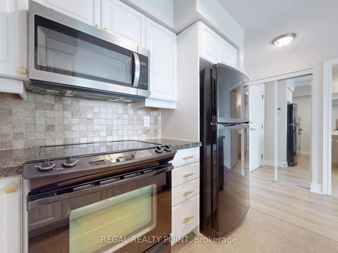 Photo 9 at 2118 - 25 Greenview Avenue, Newtonbrook West, Toronto