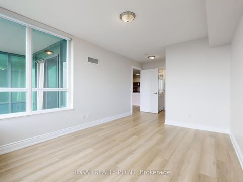Photo 13 at 2118 - 25 Greenview Avenue, Newtonbrook West, Toronto