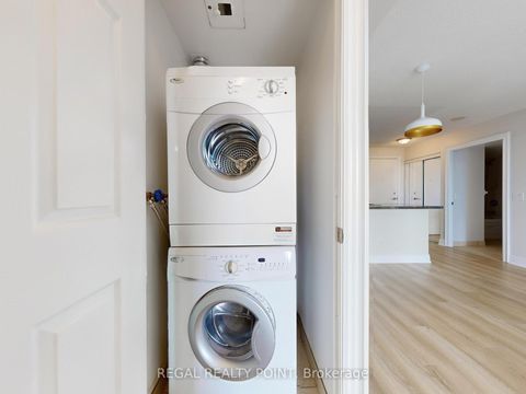 Photo 17 at 2118 - 25 Greenview Avenue, Newtonbrook West, Toronto