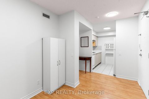 Photo 10 at 742 - 18 Mondeo Drive, Dorset Park, Toronto