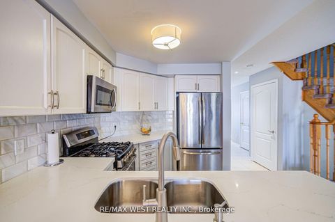 Photo 8 at 14 Lancaster Court, Shore, Barrie