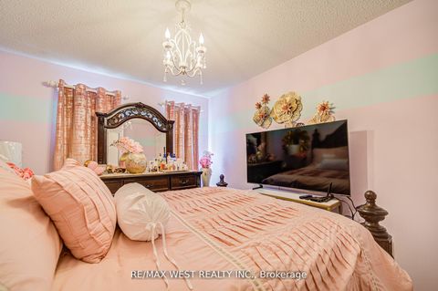 Photo 19 at 14 Lancaster Court, Shore, Barrie