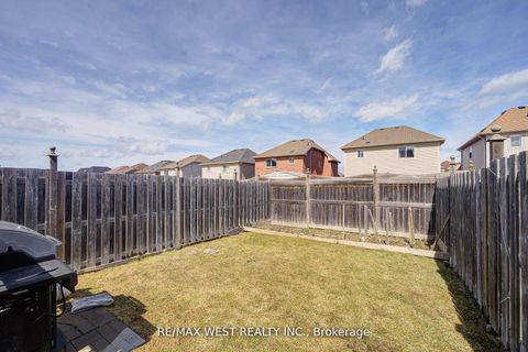Photo 26 at 14 Lancaster Court, Shore, Barrie