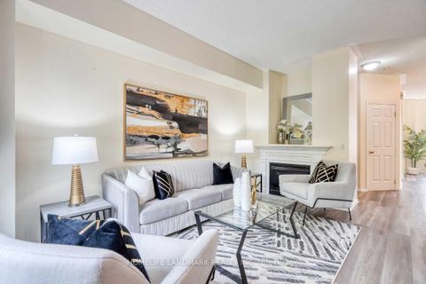 Photo 8 at 51 - 100 Elgin Mills Road W, Westbrook, Richmond Hill