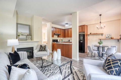 Photo 9 at 51 - 100 Elgin Mills Road W, Westbrook, Richmond Hill