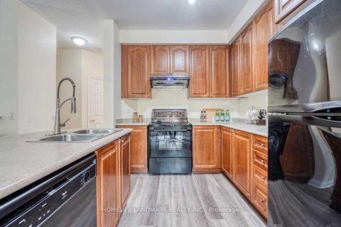 Photo 11 at 51 - 100 Elgin Mills Road W, Westbrook, Richmond Hill