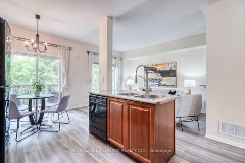 Photo 12 at 51 - 100 Elgin Mills Road W, Westbrook, Richmond Hill