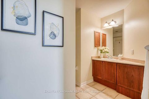 Photo 14 at 51 - 100 Elgin Mills Road W, Westbrook, Richmond Hill