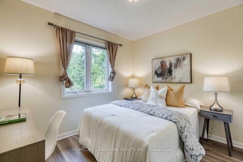 Photo 17 at 51 - 100 Elgin Mills Road W, Westbrook, Richmond Hill