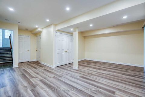 Photo 18 at 51 - 100 Elgin Mills Road W, Westbrook, Richmond Hill