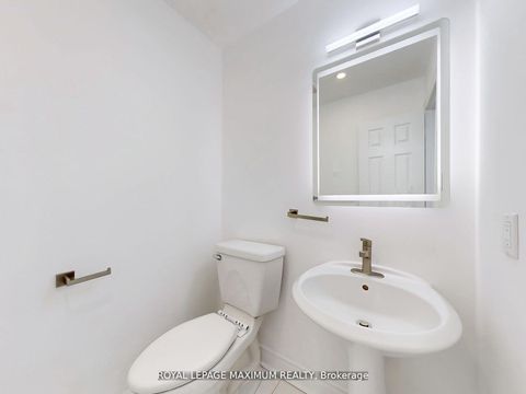 Photo 16 at 22 A Waltham Crescent, Doncrest, Richmond Hill