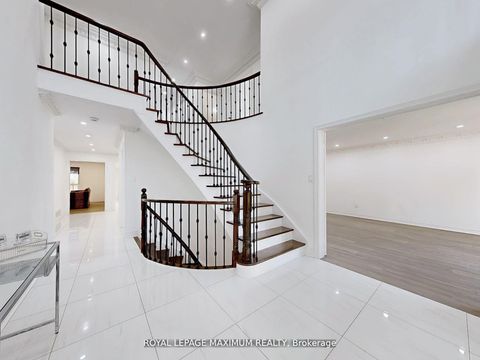 Photo 18 at 22 A Waltham Crescent, Doncrest, Richmond Hill