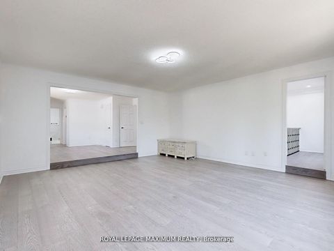 Photo 19 at 22 A Waltham Crescent, Doncrest, Richmond Hill Photo 19 at 22 A Waltham Crescent, Doncrest, Richmond Hill