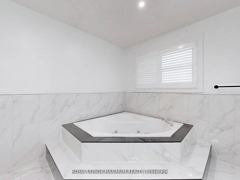 Photo 26 at 22 A Waltham Crescent, Doncrest, Richmond Hill Photo 26 at 22 A Waltham Crescent, Doncrest, Richmond Hill