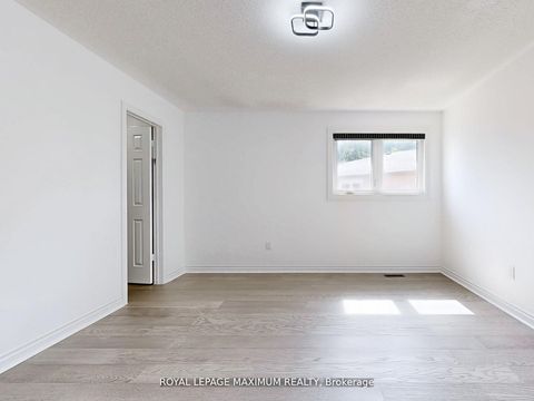 Photo 36 at 22 A Waltham Crescent, Doncrest, Richmond Hill Photo 36 at 22 A Waltham Crescent, Doncrest, Richmond Hill