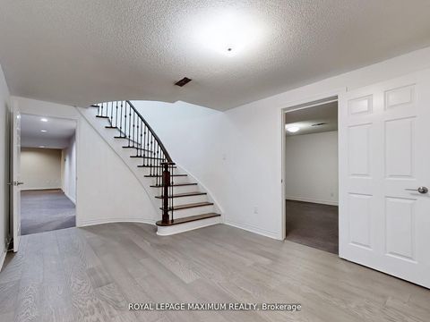 Photo 39 at 22 A Waltham Crescent, Doncrest, Richmond Hill Photo 39 at 22 A Waltham Crescent, Doncrest, Richmond Hill