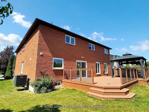 Photo 46 at 22 A Waltham Crescent, Doncrest, Richmond Hill