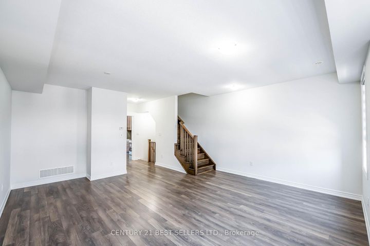 Photo 12 at 23 Rapids Lane, Vincent, Hamilton