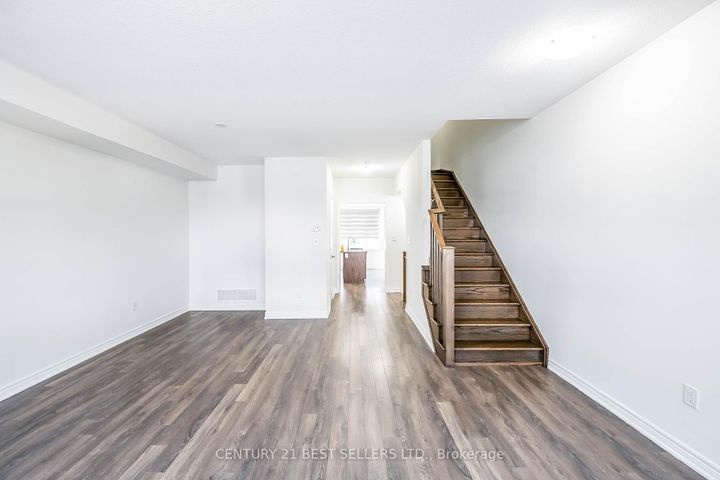 Photo 14 at 23 Rapids Lane, Vincent, Hamilton