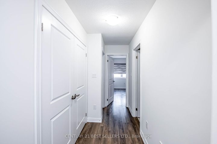 Photo 32 at 23 Rapids Lane, Vincent, Hamilton