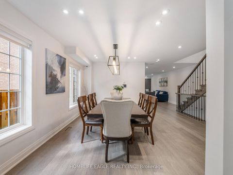 Photo 2 at 6 Brightsview Drive, Oak Ridges, Richmond Hill