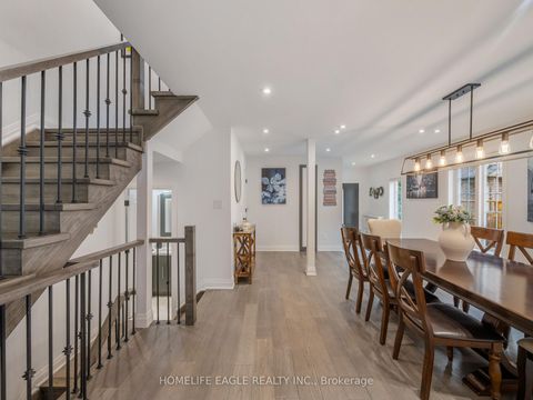 Photo 3 at 6 Brightsview Drive, Oak Ridges, Richmond Hill Photo 3 at 6 Brightsview Drive, Oak Ridges, Richmond Hill