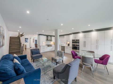 Photo 8 at 6 Brightsview Drive, Oak Ridges, Richmond Hill