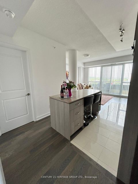 Photo 5 at 617 - 9201 Yonge Street, Langstaff, Richmond Hill