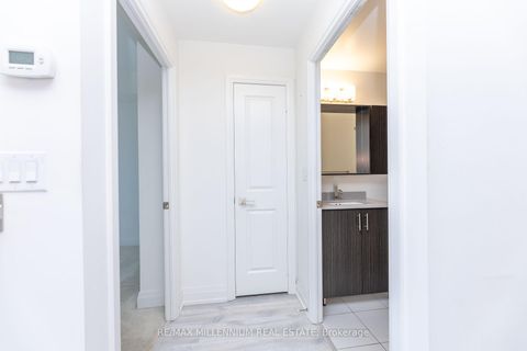 Photo 9 at 1401 - 3700 Highway 7 Road, East Woodbridge, Vaughan