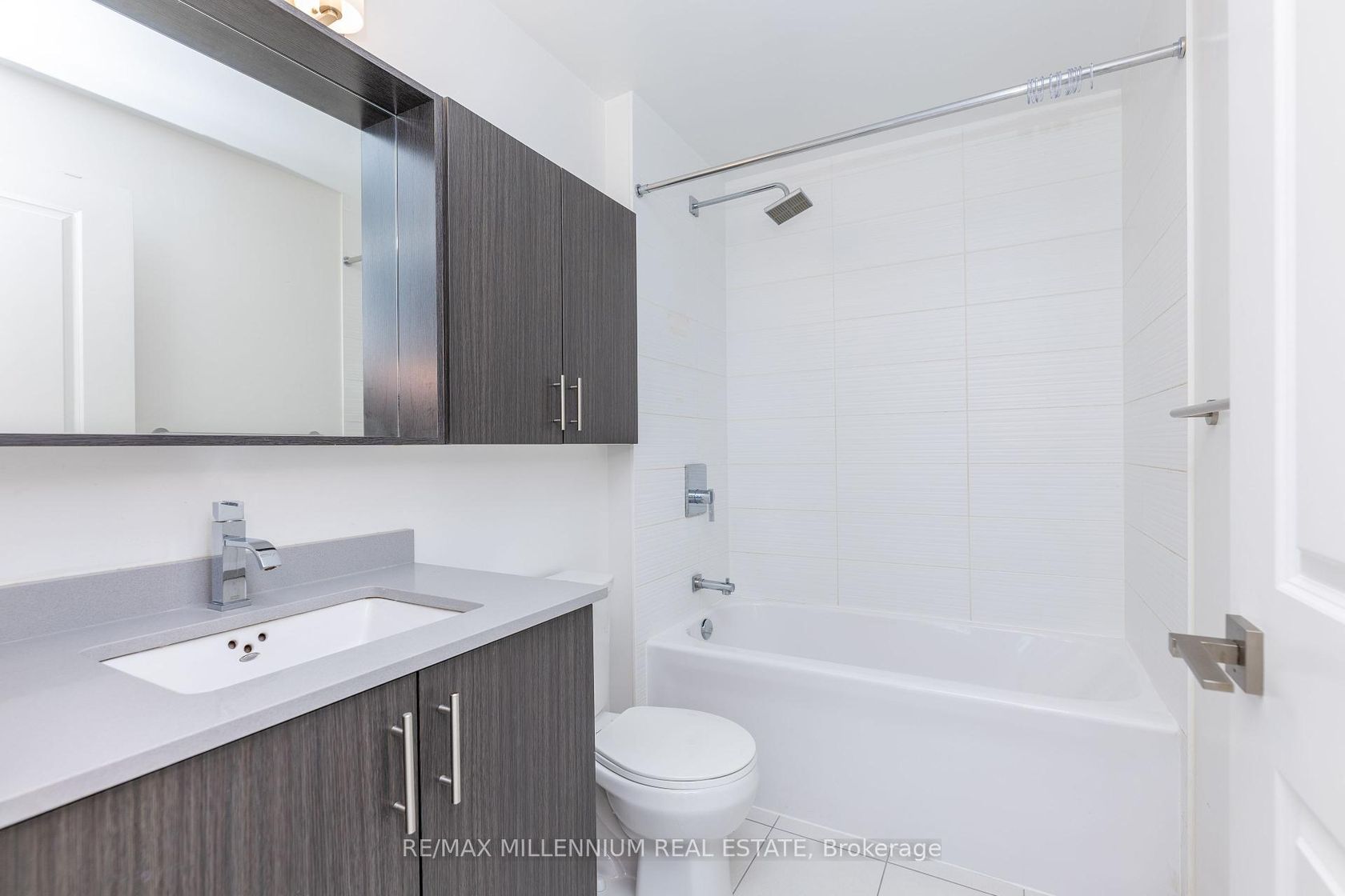 1401 - 3700 Highway 7 Road, East Woodbridge, Vaughan 