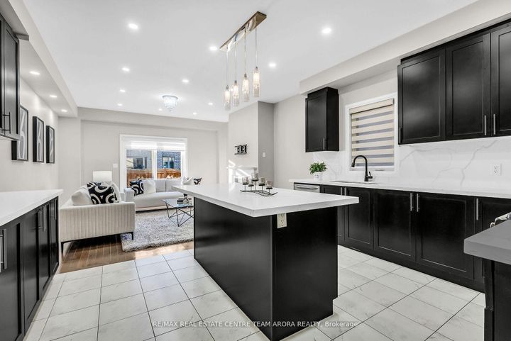 Photo 8 at 24 Dalbeattie Drive, Bram West, Brampton