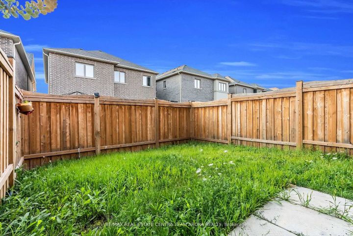 Photo 37 at 24 Dalbeattie Drive, Bram West, Brampton