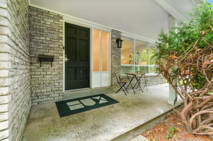 Photo 1 at 1245 Bramblewood Lane, Lorne Park, Mississauga