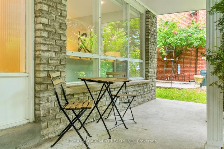 Photo 2 at 1245 Bramblewood Lane, Lorne Park, Mississauga