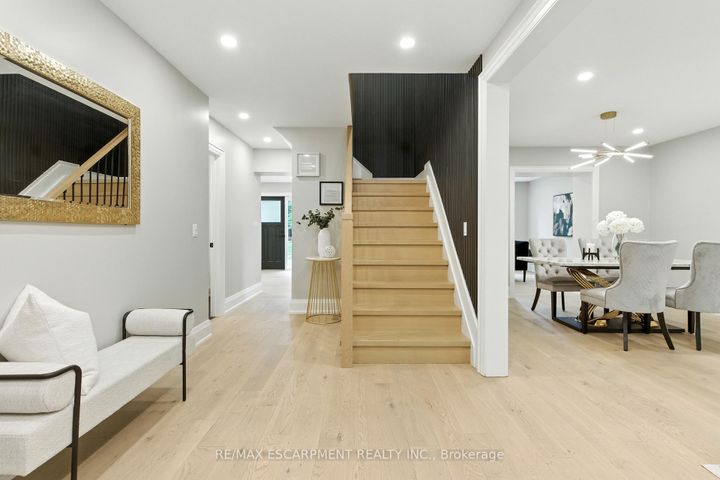 Photo 4 at 1245 Bramblewood Lane, Lorne Park, Mississauga