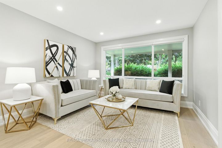 Photo 5 at 1245 Bramblewood Lane, Lorne Park, Mississauga