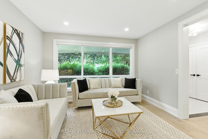 Photo 6 at 1245 Bramblewood Lane, Lorne Park, Mississauga