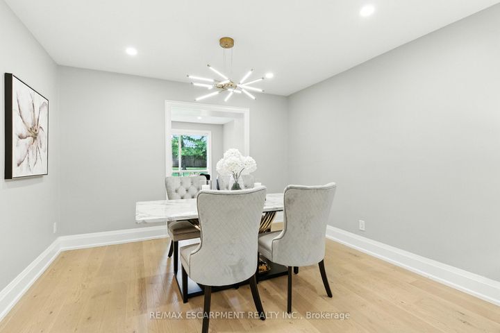 Photo 7 at 1245 Bramblewood Lane, Lorne Park, Mississauga