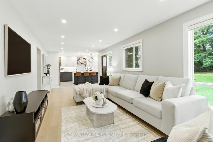 Photo 12 at 1245 Bramblewood Lane, Lorne Park, Mississauga